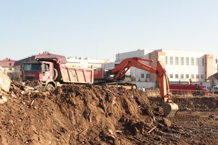 Компания Техоптимум-земляные работы.
Гусеничный экскаватор Hitachi ZX 330 компании Техоптимум.