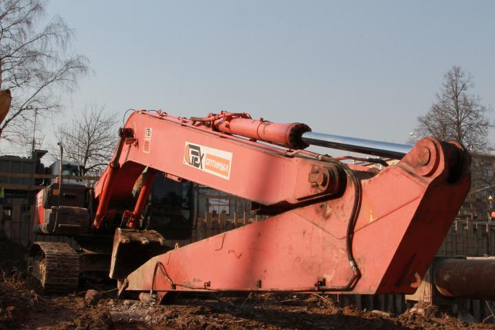 Компания Техоптимум-земляные работы.
Гусеничный экскаватор Hitachi ZX 330 с длинной стрелой компании Техоптимум.