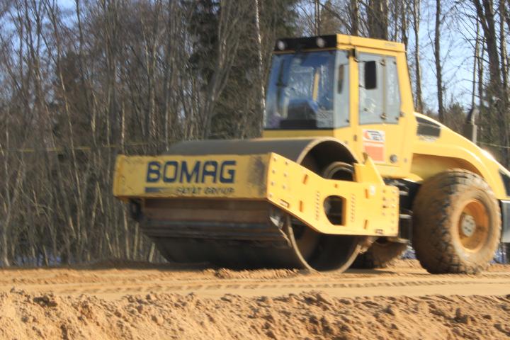 Компания Техоптимум-дорожные работы.
Грунтовый каток BOMAG BW 219 D-4 компании Техоптимум.