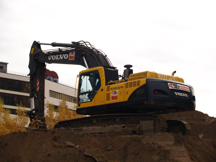 Компания Техоптимум-разработка котлована и вывоз грунта.
Экскаватор Volvo EC 360 BLC компании Техоптимум.
