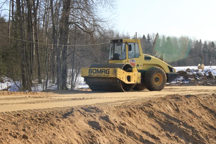 Компания Техоптимум-дорожные работы.
Грунтовый каток BOMAG BW 219 D-4 компании Техоптимум.