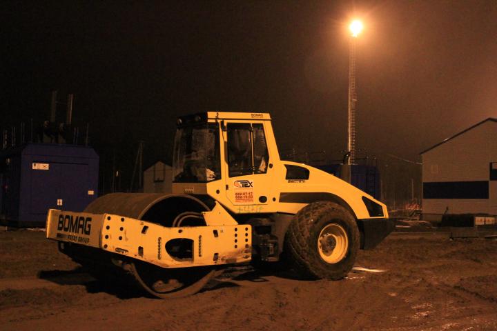 Компания Техоптимум-дорожные работы.
Грунтовый каток BOMAG BW 219 D-4 компании Техоптимум.