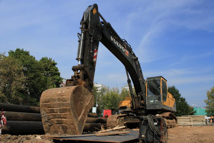 Компания Техоптимум-разработка котлована и вывоз грунта.
Экскаватор Volvo EC 360 BLC компании Техоптимум.