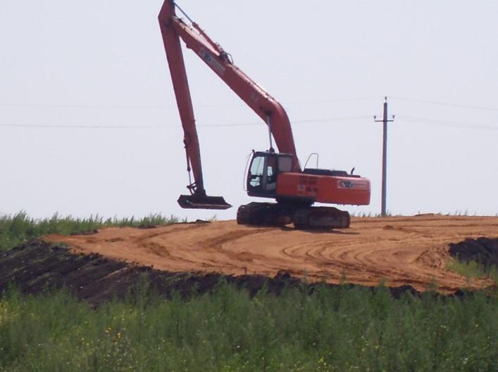 Компания Техоптимум-земляные работы.
Гусеничный экскаватор Hitachi ZX 330 с длинной стрелой компании Техоптимум.