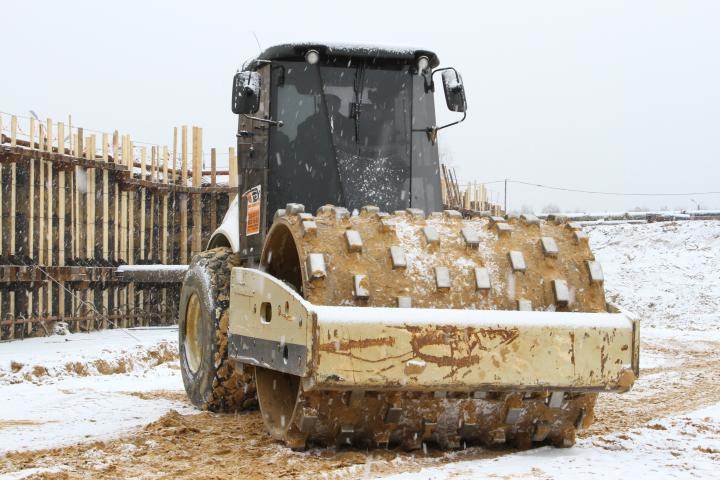 Компания Техоптимум-земляные работы.
Грунтовый каток Ingersoll Rand SD-122DX с кулачковым бандажом компании Техоптимум.