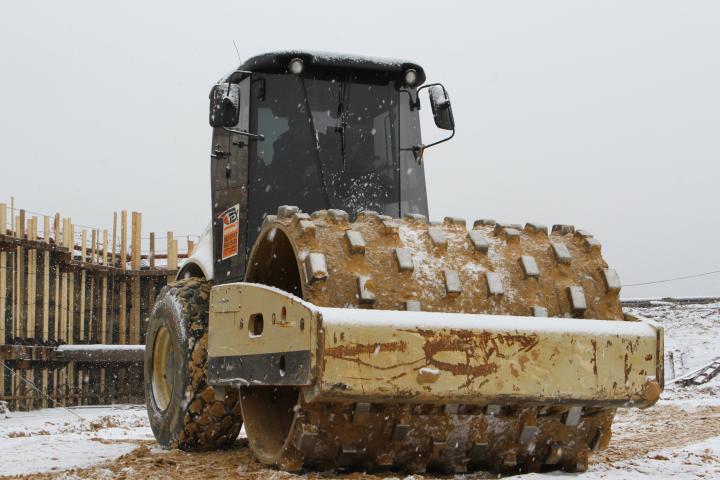 Компания Техоптимум-земляные работы.
Грунтовый каток Ingersoll Rand SD-122DX с кулачковым бандажом компании Техоптимум.