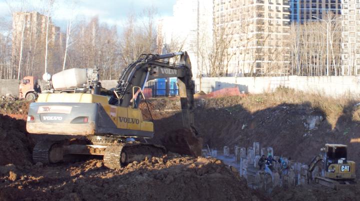 Компания Техоптимум-разработка котлована и вывоз грунта.
Экскаватор Volvo EC 360 BLC компании Техоптимум.