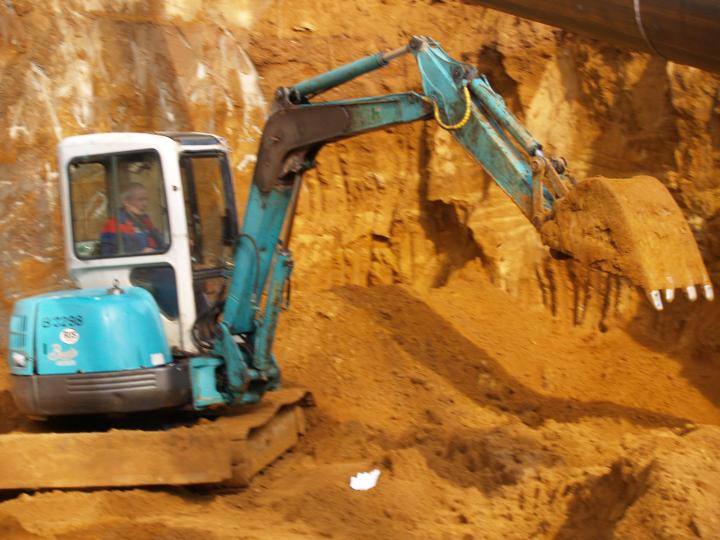 Компания Техоптимум-земляные работы.
Мини-экскаватор Kobelco 40SR компании Техоптимум.