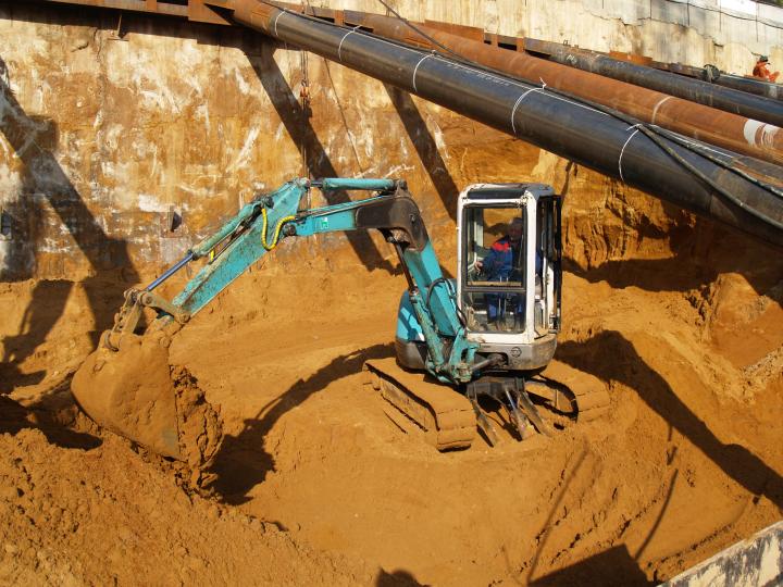 Компания Техоптимум-земляные работы.
Мини-экскаватор Kobelco 40SR компании Техоптимум.