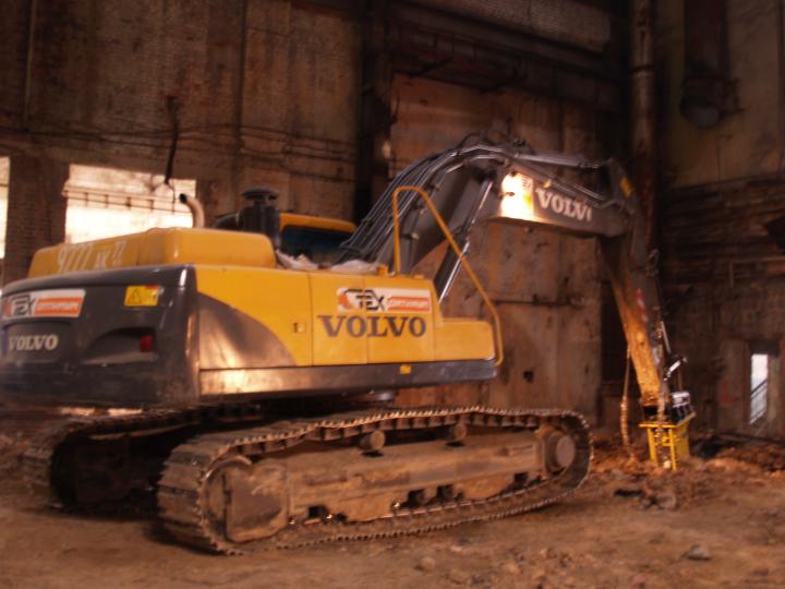 Компания Техоптимум-разработка котлована и вывоз грунта.
Экскаватор Volvo EC 360 BLC компании Техоптимум.